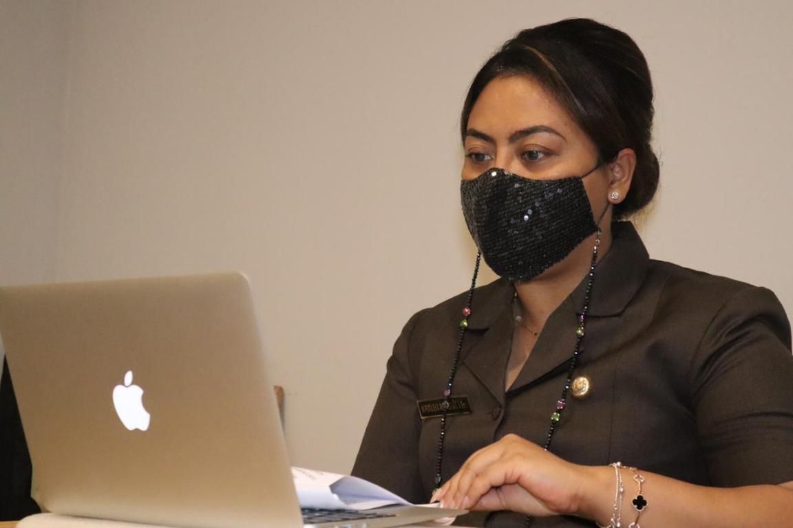 podiumnews.com-Bupati Eka Sampaikam Pidato Enam Ranperda dalam Rapat Paripurna DPRD Kabupaten Tabanan